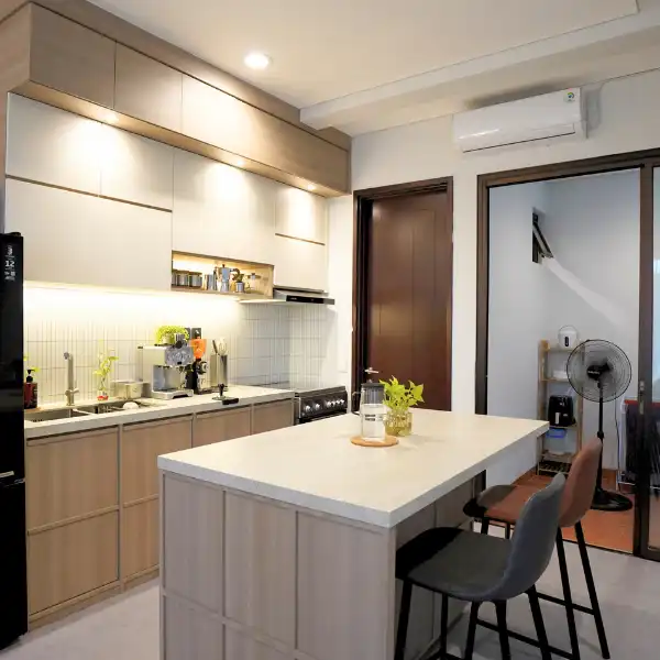 Ruang makan custom